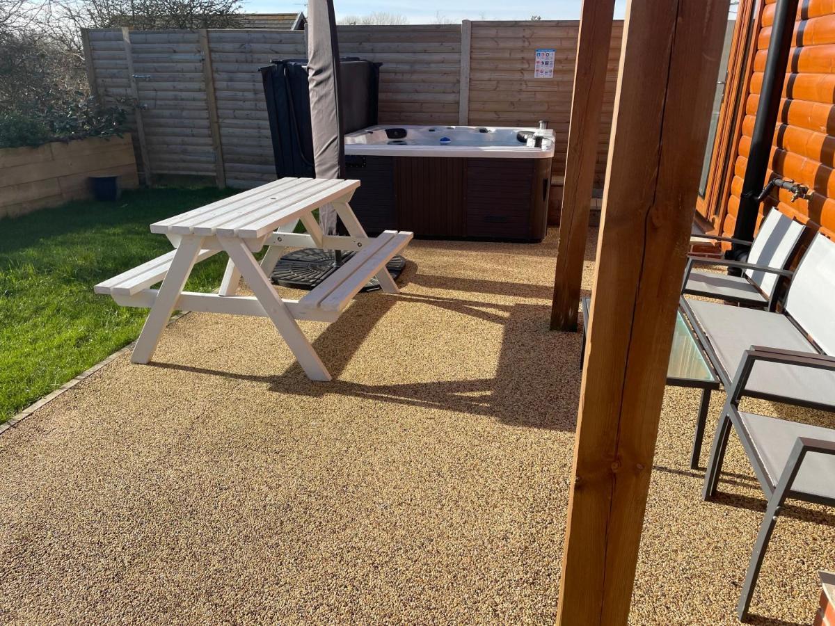 31 Cherry East Riding Of Yorkshire Hot Tub & Fishing Garton Extérieur photo